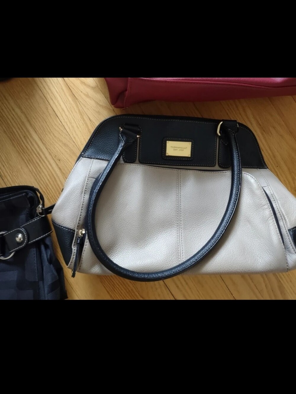 Four assorted handbags - Picture 3 of 5